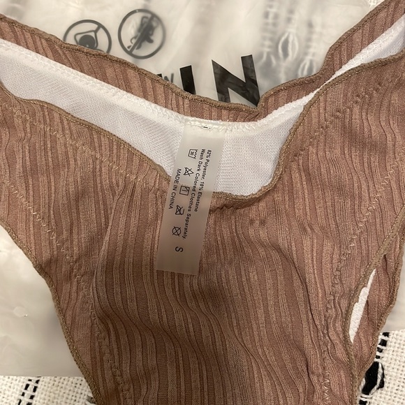 Swim bottoms - Picture 2 of 5